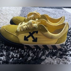 Mens off white tennis shoes